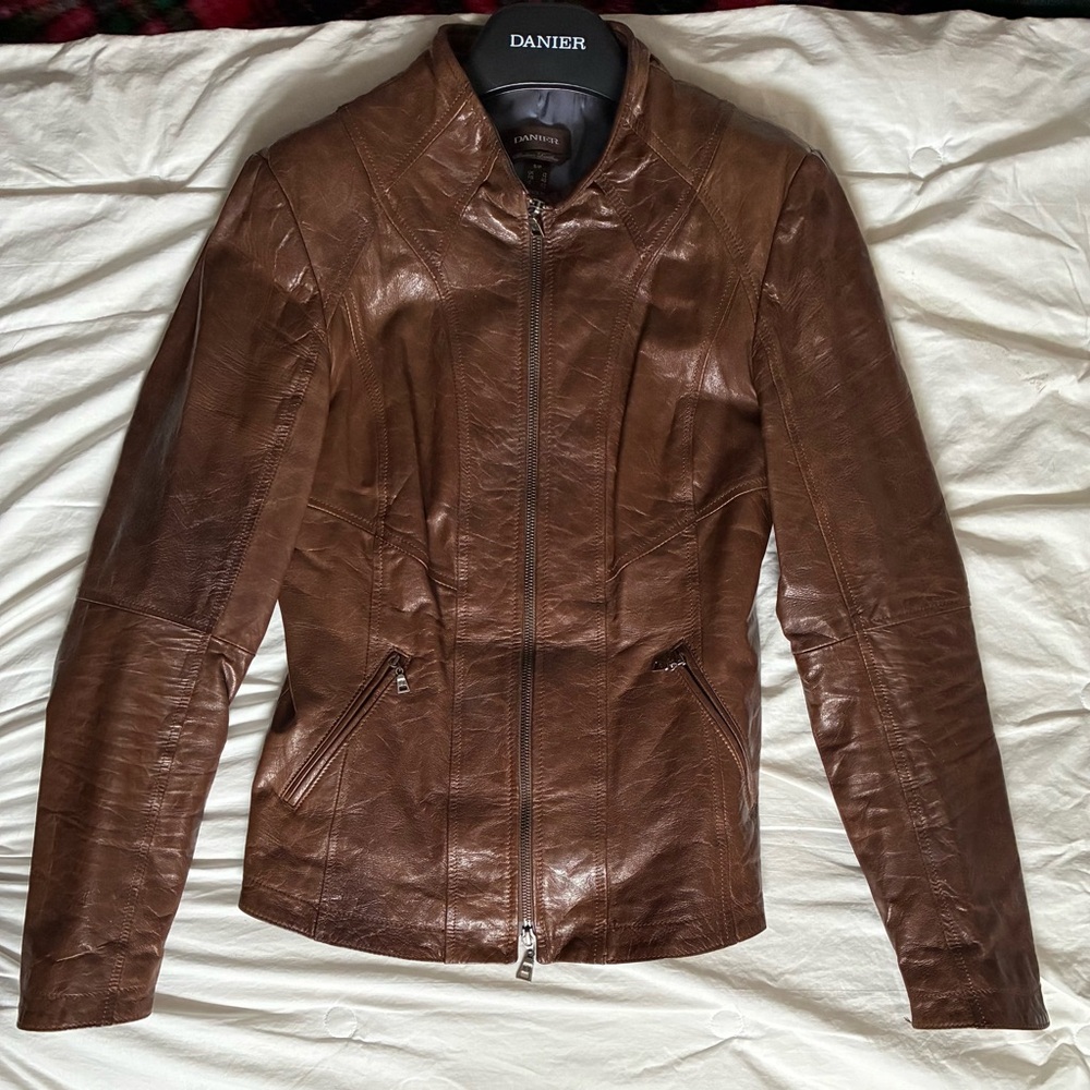 ⭐️ SOLD ⭐️ Danier Brown Leather Jacket